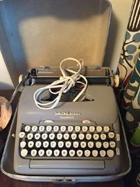Smith Corona Electric Typewriter original case