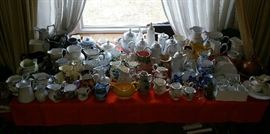 China & Ceramic Teapots and Pitchers
