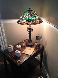 End table with Tiffany style table lamp