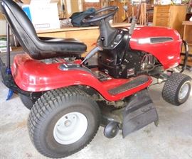Craftsman riding Lawn tractor Intex LT 3000   20 OHV            40" Tine Rake, Grass catcher, Brush guard