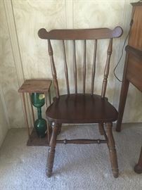 Several accent chairs to choose from 