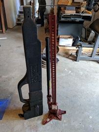 Hi-jack with carrying case