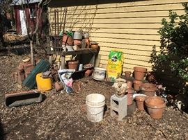 potting bench, pots