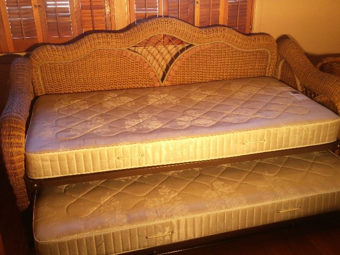 Elegant wicker-style trundle bed