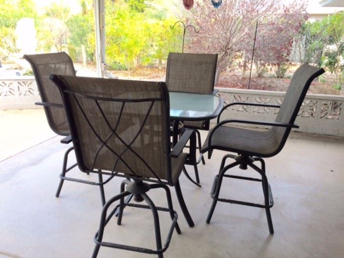 Square Bar Height Table w 4 Bar Height Chairs