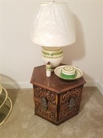vintage table, vintage lamp and accessories