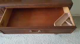 RWAY Dresser Top Drawer of 8 Draw Dresser Matching Set
