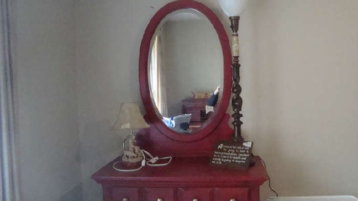 Pretty dresser with oval mirror