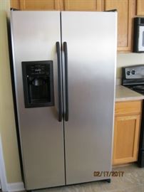 GE Side by Side Refrigerator