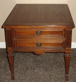 Traditional Style End Table With Drawer (26" x 22" x 21 1/4"H)