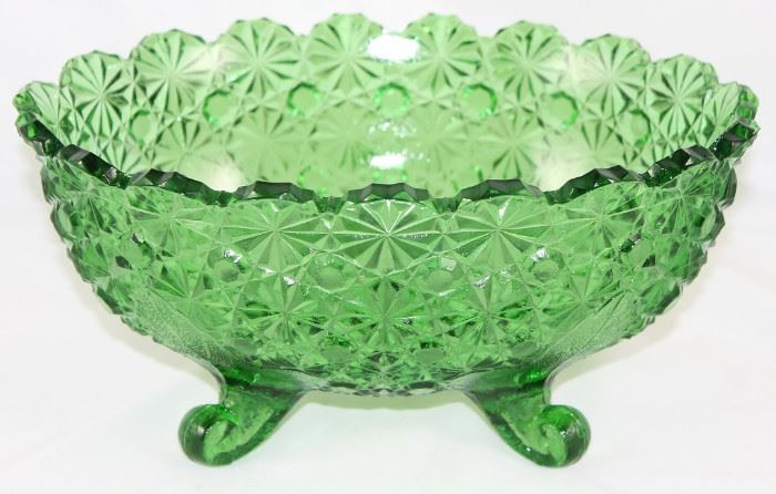 Daisy and Button 3-Toed Large Oval Green Bowl