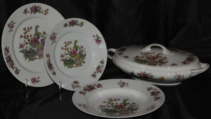 Rosenthal China Co.  Bavaria Germany "Else" 1901 China:  Cover Vegetable, 6 Dinner Plates, 6 Luncheon Plates, and 3 Rimmed Soups/Salad Bowls