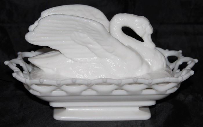 Westmoreland Glass Co. Milk Glass Raised Wings Swan Lace Edge Covered Dish 