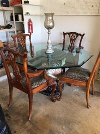 table & 4 chairs 