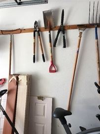 few tools and hh items