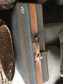 hartman suitcase  very good condition