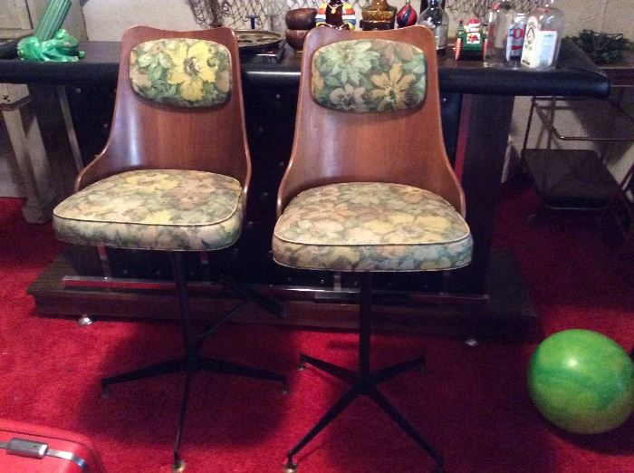TRUE EAMES ERA PLYWOOD BAR STOOLS ON WROUGHT IRON BASES IN GREAT CONDITION