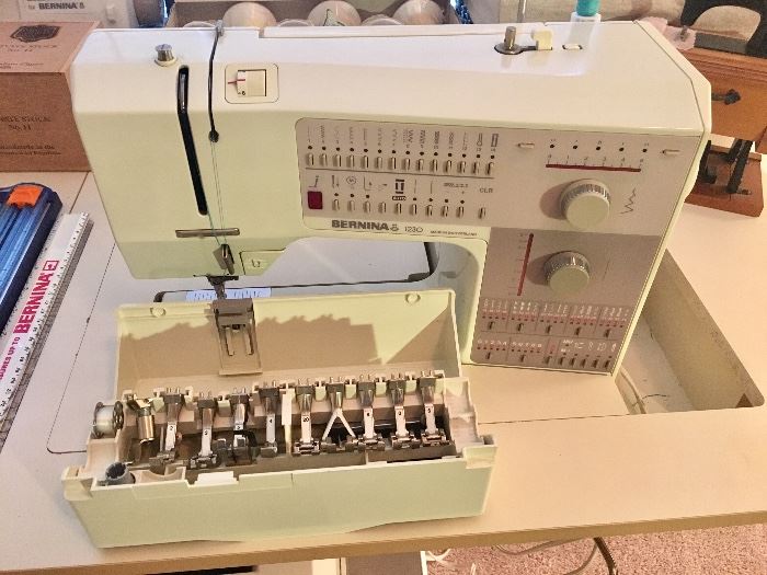 Bernina #1230 and Accessories!