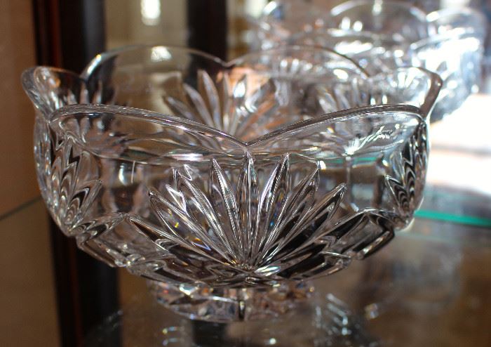 glass bowl perfect for a fruit salad or trifle!