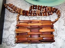 Mahogany Purse w/ matching jewelry