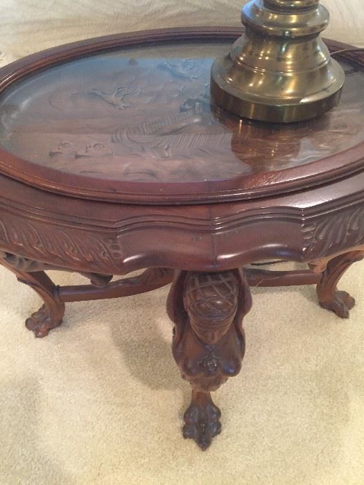 CARVED TABLE WITH TRAY