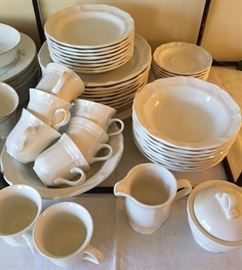 45 piece set of MIKASA "FRENCH COUNTRYSIDE" pattern. Service for 8