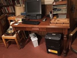 1920's vintage walnut single drawer desk