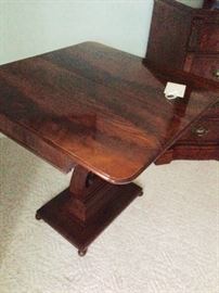 Beautiful antique Drop Leaf Table