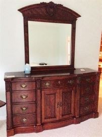 Broyhill Dresser and Mirror.  Excellent Condition