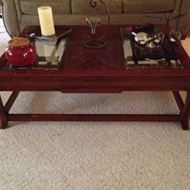 Hammary Furniture Co. Coffee table