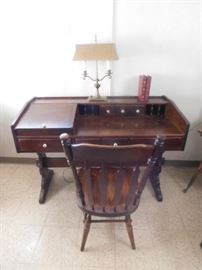 Stunning Ethan Allen pine desk