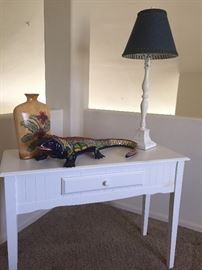 Ceramic lizard, Desk, Lamp and Floral hand-painted vase