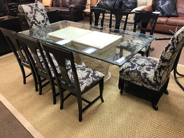 4x6 glass dining table and 8 chairs $600