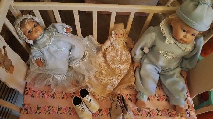 Dolls, doll crib