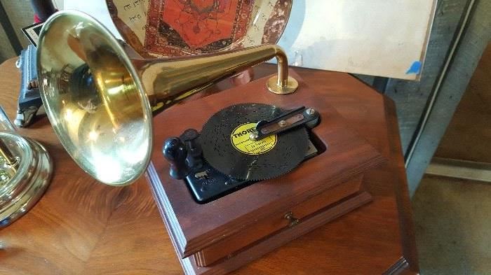 Thorens music box with discs