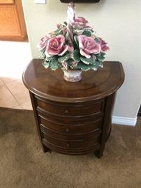 Accent table