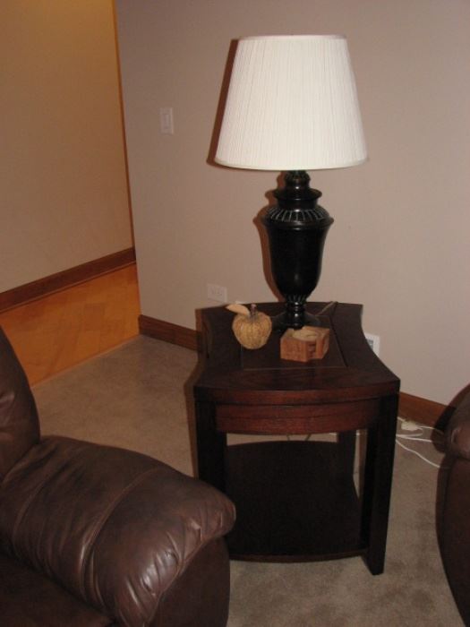 accent table and lamp