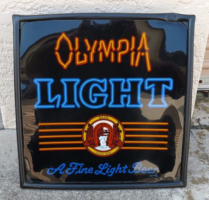 033Olympia Light Box Wall Unit Lights Up