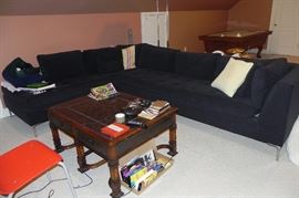 MAURICE VALENCIA SECTIONAL SOFA