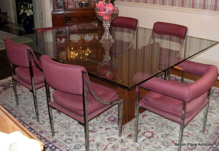 Mid century Dining Table and Chairs, these chairs are unmarked but could be Milo Baughman Chrome chairs....