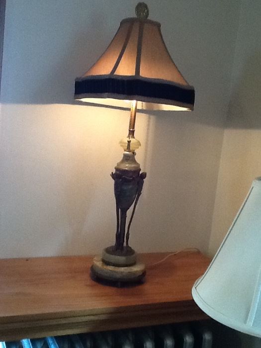 Art Deco lamp, made of bronze and onyx.