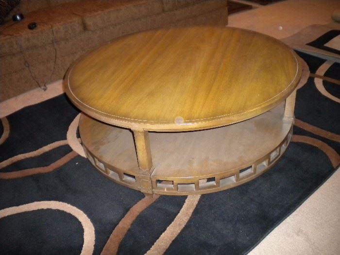 MCM/vintage round coffee table great condition(dusty sorry)