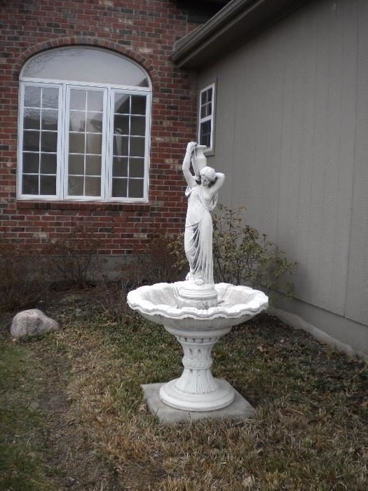 Lady fountain bird bath concrete statue