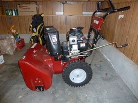 Craftsman 27 in snow thrower electric start