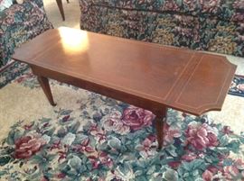 Drop Leaf Antique Coffee Table $ 80.00