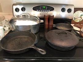  Cast-iron frying pans and vintage roaster