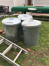  Metal trashcans