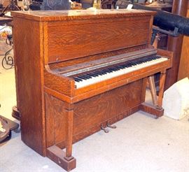 Miessner Piano Co Studio Upright Piano in Quarter Sawn Oak Case, Circa 1928, 43"T x 54"W x 24"D