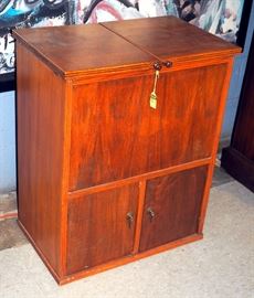 Stephenson Co Mid-Century Bar Cabinet 27.5"T x 22.5"W x 14"D