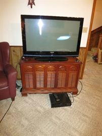 42" Samsung, TV Cabinet